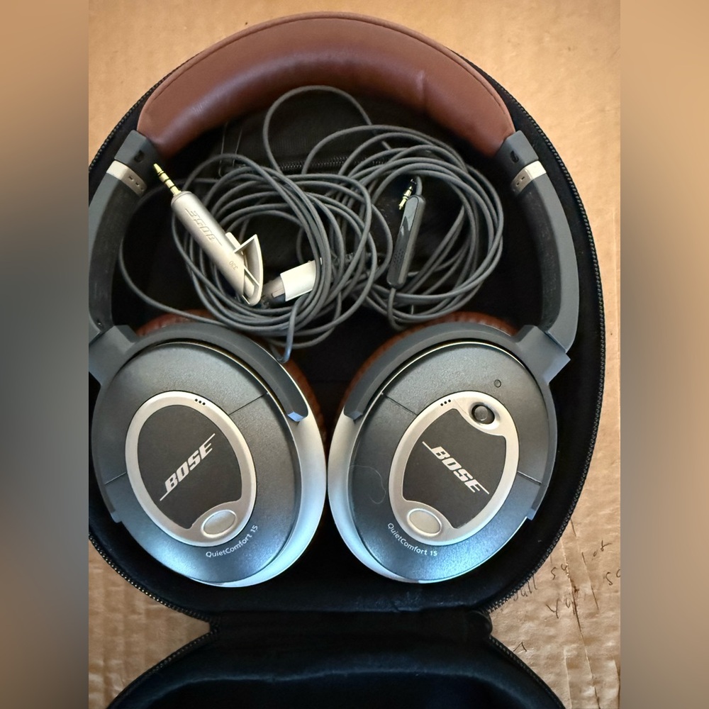 Bose Limited Edition QuietComfort 15 Acoustic Noise Cancelling Headphones - Picture 3 of 8